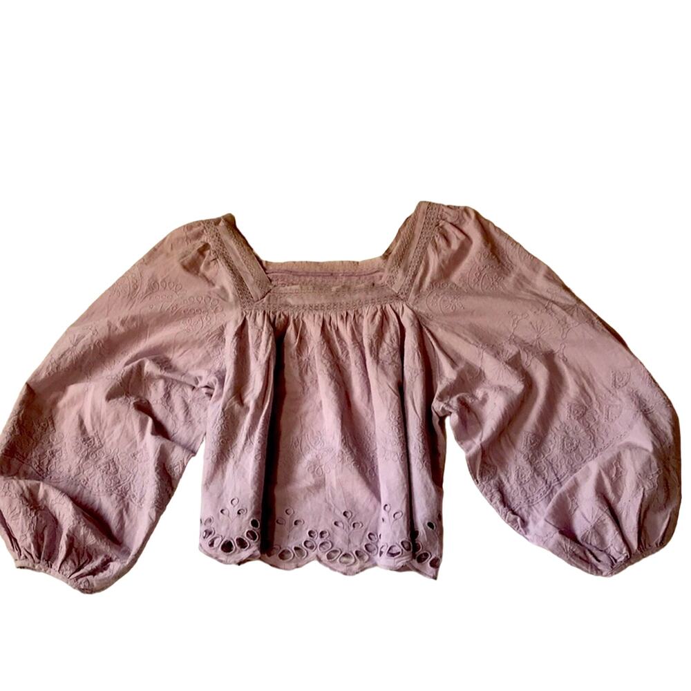 Universal Thread Lilac Puff Sleeve Blouse. L
